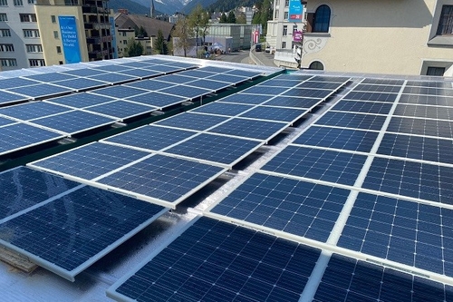 Aktueller Firmenfall über SABIC und SOLARGE präsentieren die Entwicklung und Vermarktung von leichten, kreisförmigen Solarmodulen