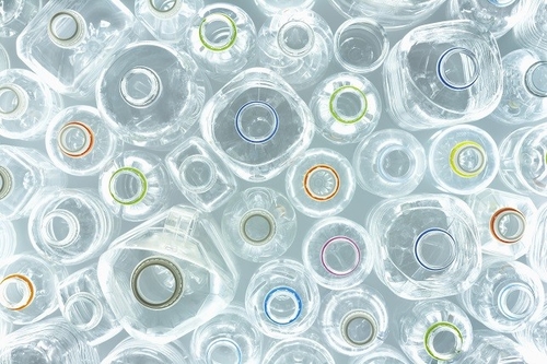 Aktueller Firmenfall über FÜGT NEUES STÜTZBARES LNP™-MITTEL SABICS 400 MILLION UMGELEITETEN WASSER-FLASCHEN HINZU UND LIEFERT THIN-WALL, NON-BR/CL FLAMMEN-VERZÖGERUNG ZU 0,4 MILLIMETER FÜR ELEKTROINDUSTRIE